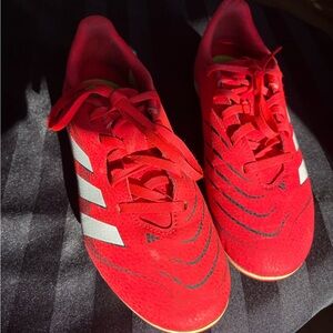 Adidas Predator unisex size 5 lucid red youth kids indoor outdoor soccer cleats